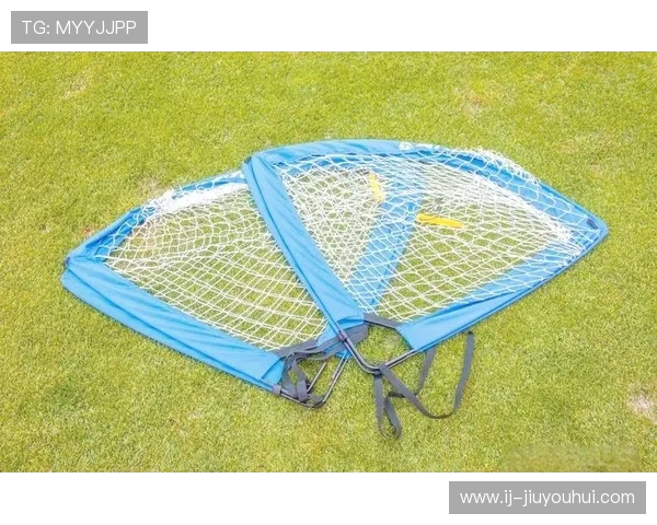 创意折叠足球框设计,轻松便捷,适合家庭与户外娱乐使用 创意折叠足球框设计,轻松便捷,适合家庭与户外娱乐使用